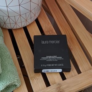 NIB Laura Mercier pressed setting powder